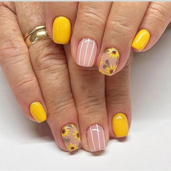 1 Set- Yellow & Sunflower Press On Nails - Picture 1 of 2